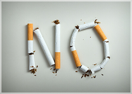 喫煙者は要注意。喫煙も薄毛の原因になります。
