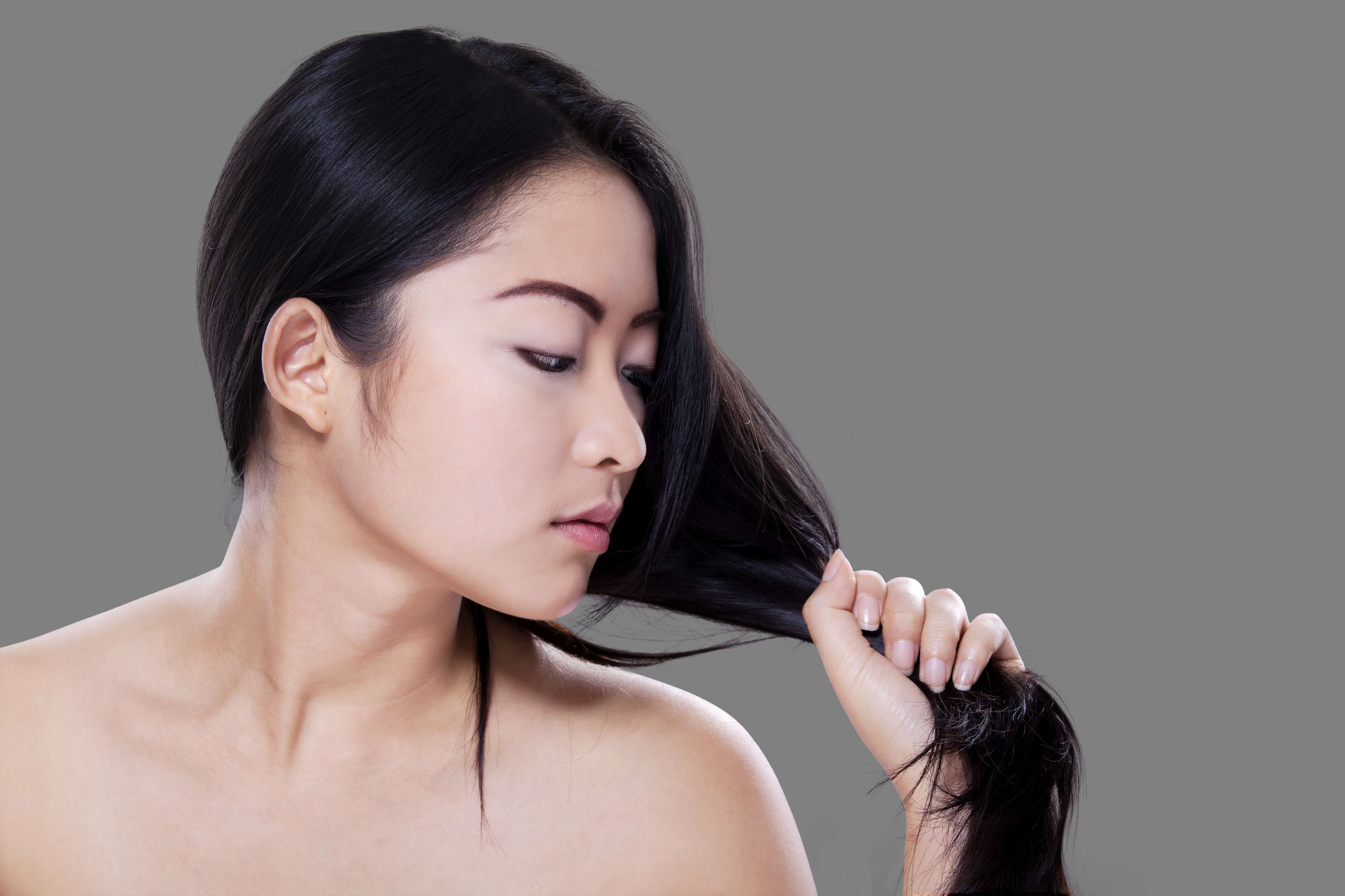 髪全体がボリュームダウンする女性の薄毛