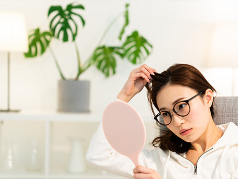 【医師監修】20代女性の薄毛の原因と改善策