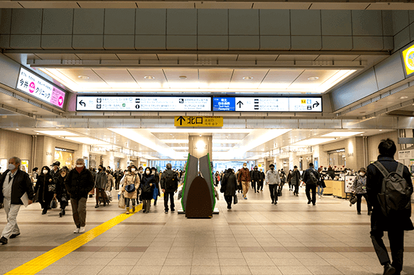JR「立川駅」の改札を出て北口へ向かいます。